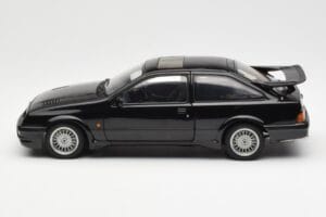 Ford Sierra RS Cosworth Nero AUTOart 1:18 72861 Pressofusione — immagine 4 di 8