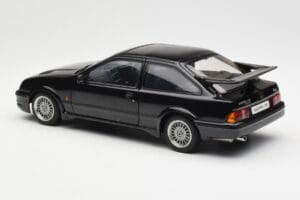 Ford Sierra RS Cosworth Nero AUTOart 1:18 72861 Pressofusione — immagine 7 di 8