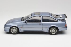 Ford Sierra RS Cosworth Moonstone Blu AUTOart 1:18 72863 Pressofusione — immagine 4 di 8