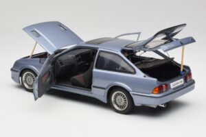 Ford Sierra RS Cosworth Moonstone Blu AUTOart 1:18 72863 Pressofusione — immagine 5 di 8