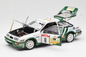 Ford Sierra RS Cosworth #8 D. Auriol / B. Occelli Rally Tour de Corse 1988 AUTOart 1:18 88812 Pressofusione — immagine 2 di 8