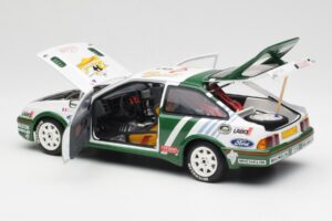 Ford Sierra RS Cosworth #8 D. Auriol / B. Occelli Rally Tour de Corse 1988 AUTOart 1:18 88812 Pressofusione — immagine 5 di 8