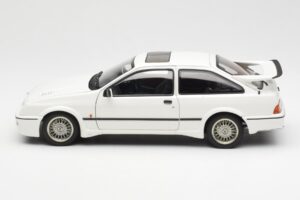 Ford Sierra RS Cosworth Bianco AUTOart 1:18 72862 Pressofusione — immagine 4 di 8