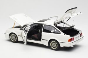 Ford Sierra RS Cosworth Bianco AUTOart 1:18 72862 Pressofusione — immagine 5 di 8