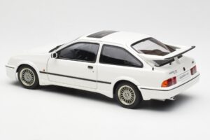 Ford Sierra RS Cosworth Bianco AUTOart 1:18 72862 Pressofusione — immagine 7 di 8