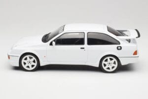 Ford Sierra RS Cosworth Bianco IXO 1:18 18CMC121 Pressofusione — immagine 3 di 6