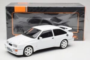 Ford Sierra RS Cosworth Bianco IXO 1:18 18CMC121 Pressofusione — immagine 6 di 6