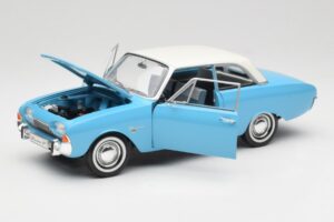 Ford Taunus 12M P1 Taunus Blue Revell 1:18 08880 Pressofusione — immagine 2 di 8