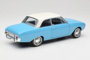 Ford Taunus 12M P1 Taunus Blue Revell 1:18 08880 Pressofusione — immagine 3 di 8