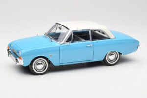 Ford Taunus 17M P2 Blu Revell 1:18 08817 Pressofusione