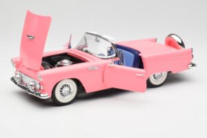 Ford Thunderbird Rosa Revell 1:18 8804 Pressofusione — immagine 2 di 8