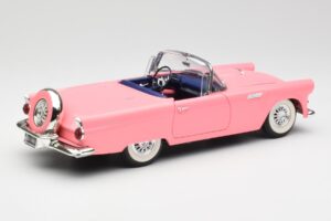 Ford Thunderbird Rosa Revell 1:18 8804 Pressofusione — immagine 3 di 8