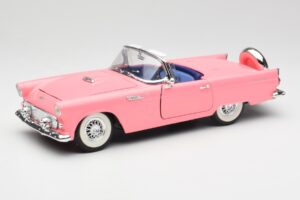 Ford Thunderbird Rosa Revell 1:18 8804 Pressofusione