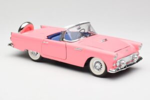 Ford Thunderbird Rosa Revell 1:18 8804 Pressofusione — immagine 6 di 8