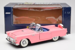 Ford Thunderbird Rosa Revell 1:18 8804 Pressofusione — immagine 8 di 8