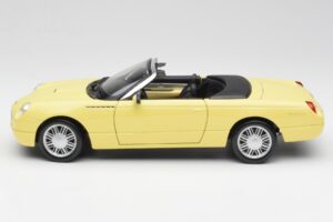 Ford Thunderbird Show Car Giallo Maisto 1:18 50335 Pressofusione — immagine 4 di 8