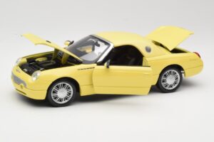 Ford Thunderbird Show Car Giallo Maisto 1:18 50336 Pressofusione — immagine 2 di 8