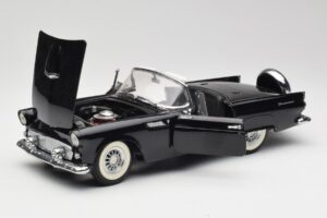 Ford Thunderbird Cabriolet Nero Revell 1:18 8818-M1 Pressofusione — immagine 2 di 8