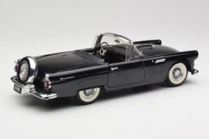 Ford Thunderbird Cabriolet Nero Revell 1:18 8818-M1 Pressofusione — immagine 3 di 8