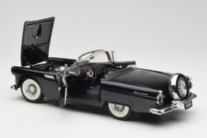 Ford Thunderbird Cabriolet Nero Revell 1:18 8818-M1 Pressofusione — immagine 5 di 8