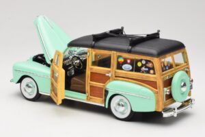 Ford Woody Panel Wagon Verde Menta Road Signature 1:18 20028 Pressofusione — immagine 5 di 8
