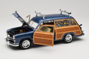 Ford Woody Station Wagon Bayview Blue Surf Shop Motor City 1:18 60002 Pressofusione — immagine 2 di 8