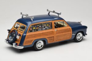 Ford Woody Station Wagon Bayview Blue Surf Shop Motor City 1:18 60002 Pressofusione — immagine 3 di 8