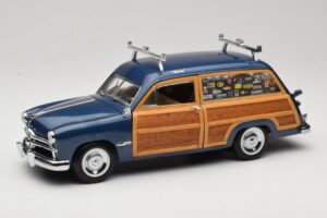 Ford Woody Station Wagon Bayview Blue Surf Shop Motor City 1:18 60002 Pressofusione