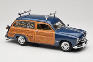 Ford Woody Station Wagon Bayview Blue Surf Shop Motor City 1:18 60002 Pressofusione — immagine 6 di 8