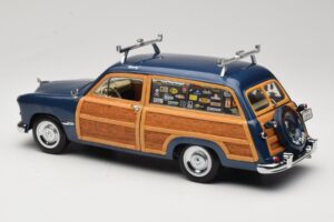 Ford Woody Station Wagon Bayview Blue Surf Shop Motor City 1:18 60002 Pressofusione — immagine 7 di 8