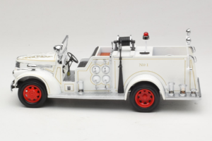 GMC Autopompa Bianco Road Signature 1:18 20068 Pressofusione — immagine 4 di 9