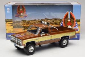 GMC K-2500 Sierra Grande Marrone GreenLight 1:18 13560 Pressofusione — immagine 8 di 8