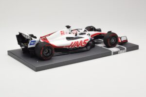 Haas VF-22 #20 K. Magnussen Bahrain GP 2022 Minichamps 1:18 117220120 Pressofusione — immagine 3 di 6
