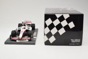 Haas VF-22 #20 K. Magnussen Bahrain GP 2022 Minichamps 1:18 117220120 Pressofusione — immagine 6 di 6