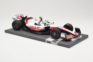 Haas VF-22 #47 M. Schumacher Bahrain GP 2022 Minichamps 1:18 117220147 Pressofusione — immagine 4 di 6