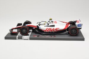 Haas VF-22 #47 M. Schumacher Bahrain GP 2022 Minichamps 1:18 117220147 Pressofusione