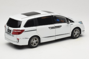 Honda Elysion Bianco OEM 1:18 430056 Pressofusione — immagine 3 di 8