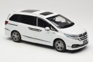 Honda Elysion Bianco OEM 1:18 430056 Pressofusione — immagine 6 di 8