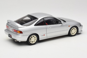 Honda Integra Type R DC2 Pre-Facelift Vogue Silver Metallic MotorHelix 1:18 M85202 Pressofusione — immagine 3 di 8
