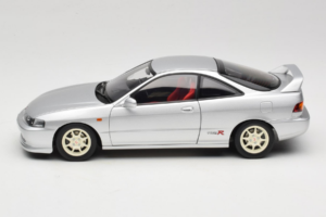 Honda Integra Type R DC2 Pre-Facelift Vogue Silver Metallic MotorHelix 1:18 M85202 Pressofusione — immagine 4 di 8