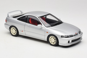 Honda Integra Type R DC2 Pre-Facelift Vogue Silver Metallic MotorHelix 1:18 M85202 Pressofusione — immagine 6 di 8