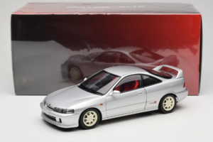 Honda Integra Type R DC2 Pre-Facelift Vogue Silver Metallic MotorHelix 1:18 M85202 Pressofusione — immagine 8 di 8