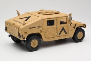 Hummer H1 AM General Military Police Exoto 1:18 01801 Pressofusione — immagine 3 di 8