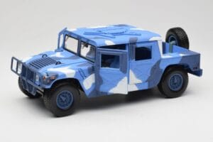 Hummer H1 Humvee Blu & Bianco Motormax 1:18 73157 Pressofusione — immagine 2 di 8