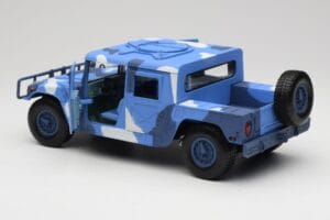 Hummer H1 Humvee Blu & Bianco Motormax 1:18 73157 Pressofusione — immagine 5 di 8