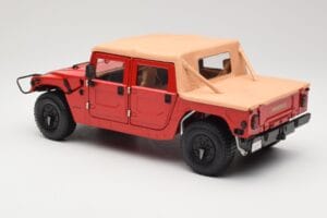 Hummer H1 Soft Top Rosso Exoto 1:18 01805 Pressofusione — immagine 7 di 8