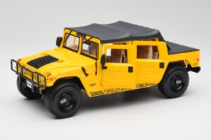Hummer H1 Soft Top Giallo Maisto 1:18 56041 Pressofusione — immagine 2 di 8