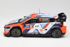 Hyundai i20 N Rally1 #11 T. Neuville / M. Wydaeghe Rally Sweden 2024 IXO 1:18 18RMC201 Pressofusione — immagine 3 di 6
