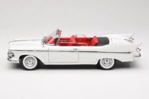 Imperial Crown Cabriolet Bianco Road Signature 1:18 20138 Pressofusione — immagine 4 di 8
