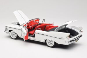 Imperial Crown Cabriolet Bianco Road Signature 1:18 20138 Pressofusione — immagine 5 di 8